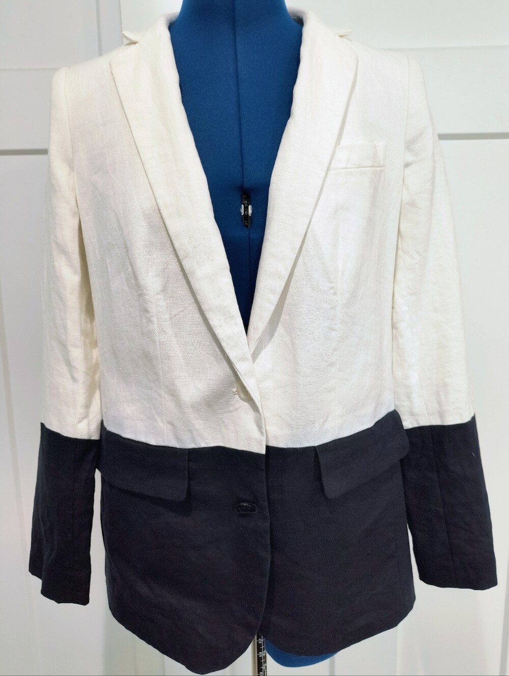 MICHAEL Michael Kors White and Black Linen Colorblock Blazer